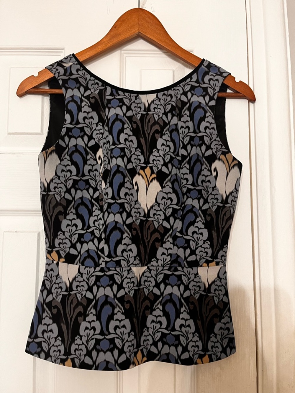Tristan Blue Damask Floral Peplum Top Sleeveless V-Back Zipper XS